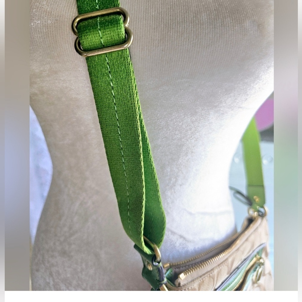 Coach Poppy 2012 Daisy Signature Crossbody Bag Beige & Green w 2 Coach Hangtags - Picture 12 of 17
